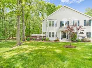 34 Burnham Dr, Pompton Plains, NJ 07444