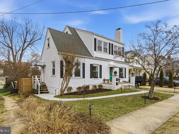 1023 19th St S, Arlington, VA 22202