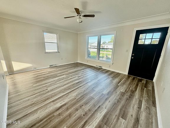 5th image of 2716 112th St