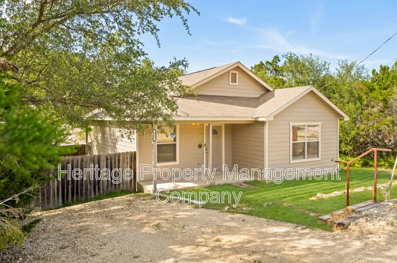 323 Lexington Pass