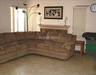 3rd image of 7149 Honeysuckle Ct