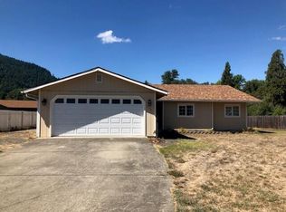 330 Outback Ln, Glendale, OR 97442