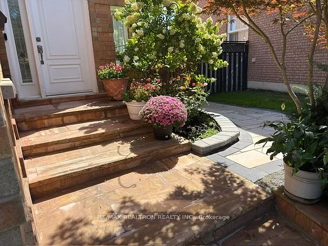 2 bed, $1,900 — Photo 2