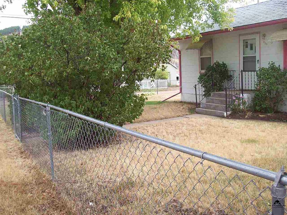 1st image of 810 7th St