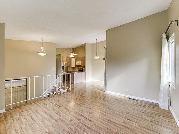 3rd image of 4205 Goldenrod Ln N