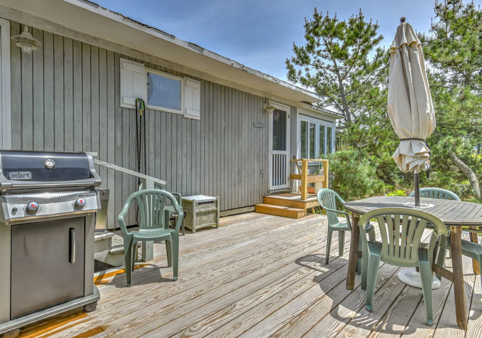 Cozy Westhampton Beach Cottage Steps to the Beach — Photo 2