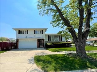 8953 Oak Park Ave, Morton Grove, IL 60053