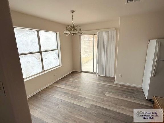 4th image of 2888 Seville Blvd
