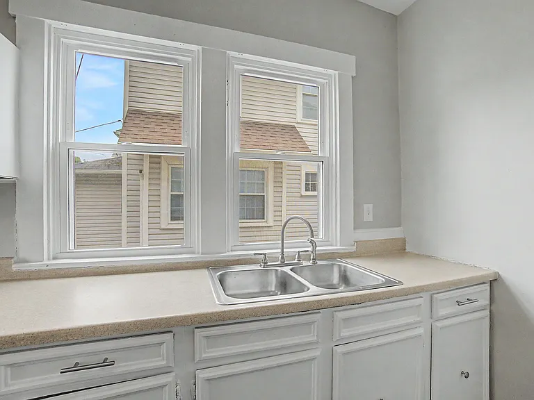2600 Wayne Ave — Photo 12