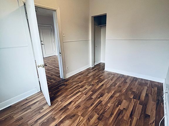 3rd image of 2445 S Keeler Ave #1S