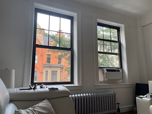 2nd image of 32 W 82nd St APT 3B