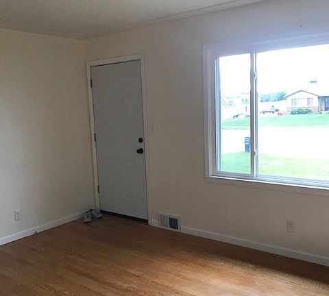 5th image of 6172 Eastern Ave SE