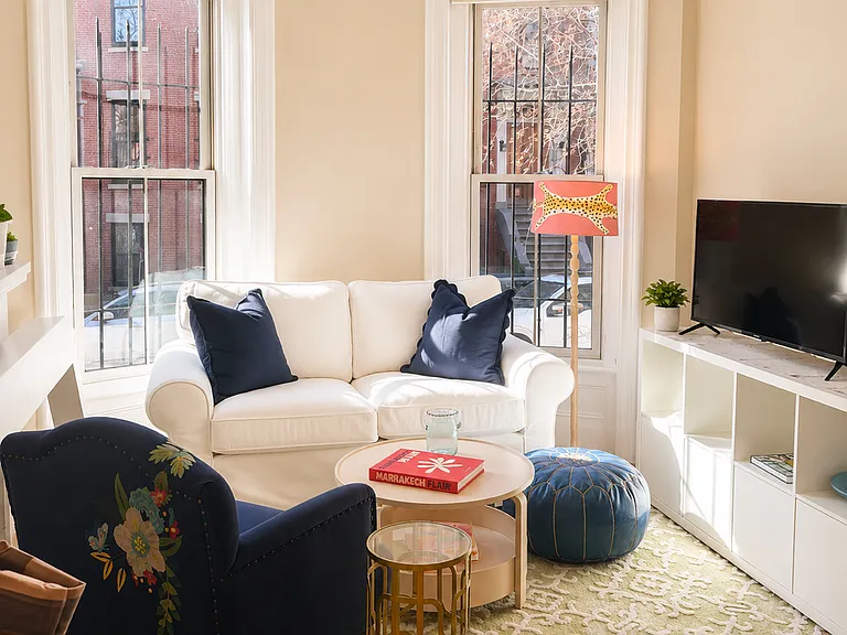 12 Follen St #4 — Photo 1