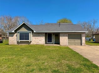 1415 Avenue E, Danbury, TX 77534