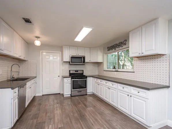 2453 Topside Dr, Auburn, CA 95603