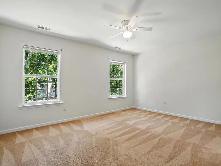 7420 Abigail Glen Dr — Photo 10
