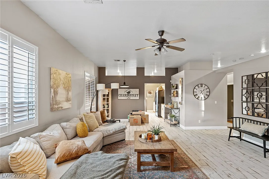 4 bed, 2.0 bath, 1776 sqft, $2,350 — Photo 4