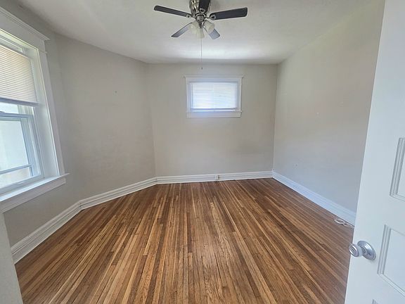 3rd image of 408 Kensington Ct APT 5