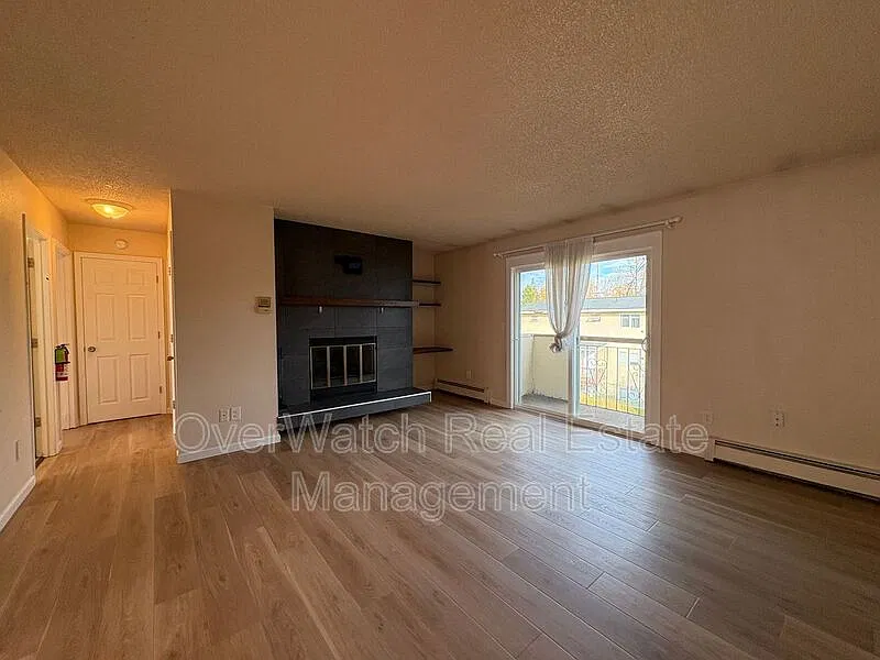 2 bed, 1.0 bath, 900 sqft, $1,500 — Photo 2