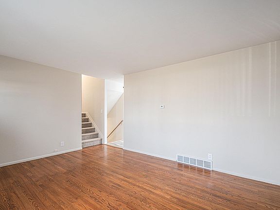 4th image of 1733 Sterling Dr