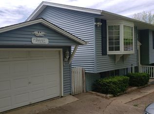 8214 7th St W, Rock Island, IL