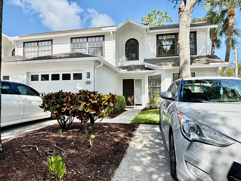 780 Meadowland Dr #J — Photo 2