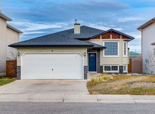 8 S Canoe Cir SW, Airdrie, AB T4B2L7