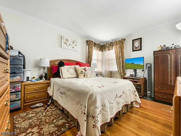 135 Hawthorne Ave — Photo 14