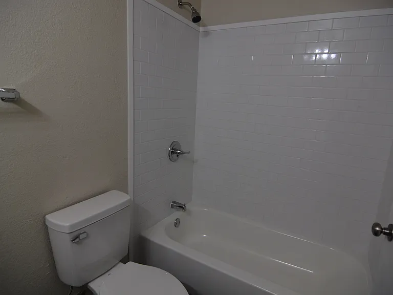 6809 Westglen Dr — Photo 6