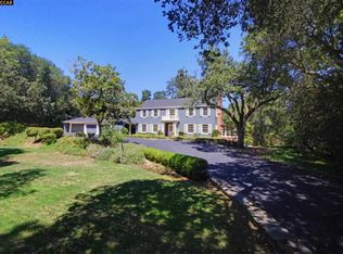 4 Oak Arbor Rd, Orinda, CA 94563