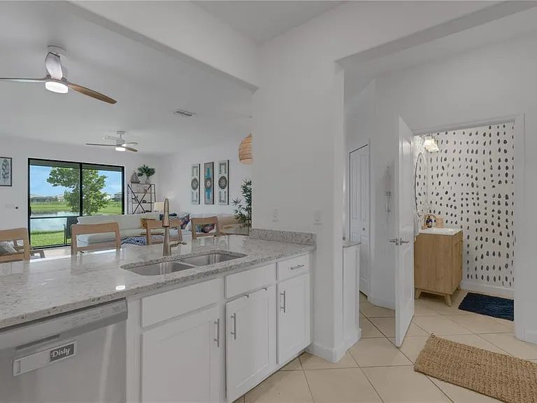 15227 Sunny Day Dr — Photo 8