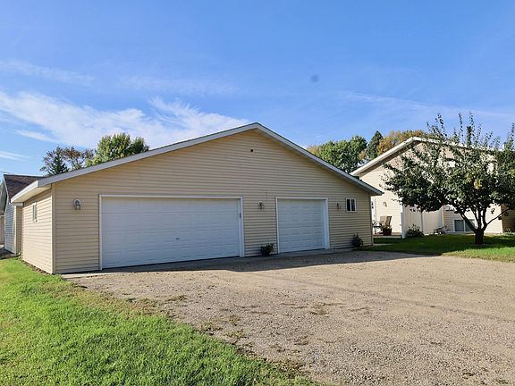 2nd image of 130 12th St N