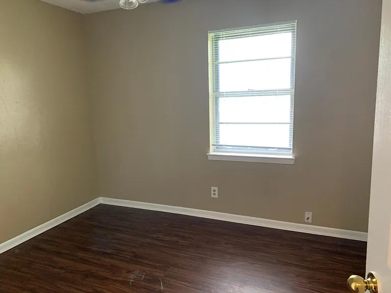 615 Bishop Dr — Photo 17