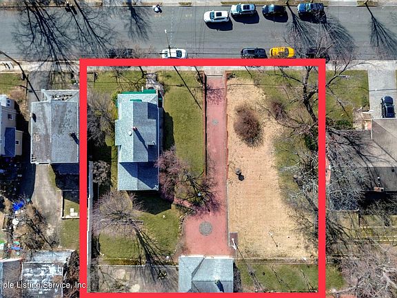 2nd image of 227 Barnard Ave
