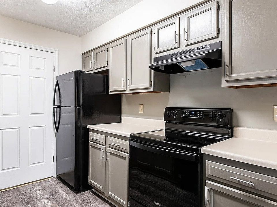 Perks and Amenities at Crown Pointe