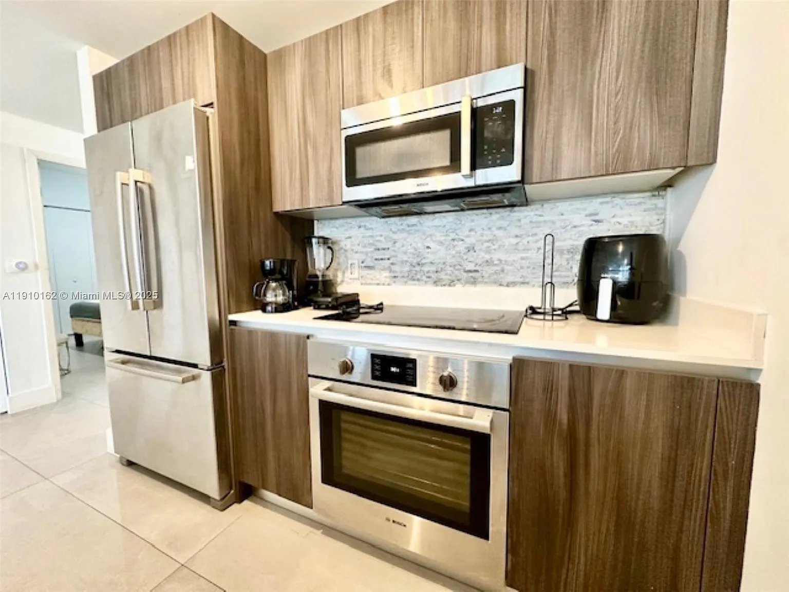 1 bed, 979 sqft, $3,600 — Photo 2
