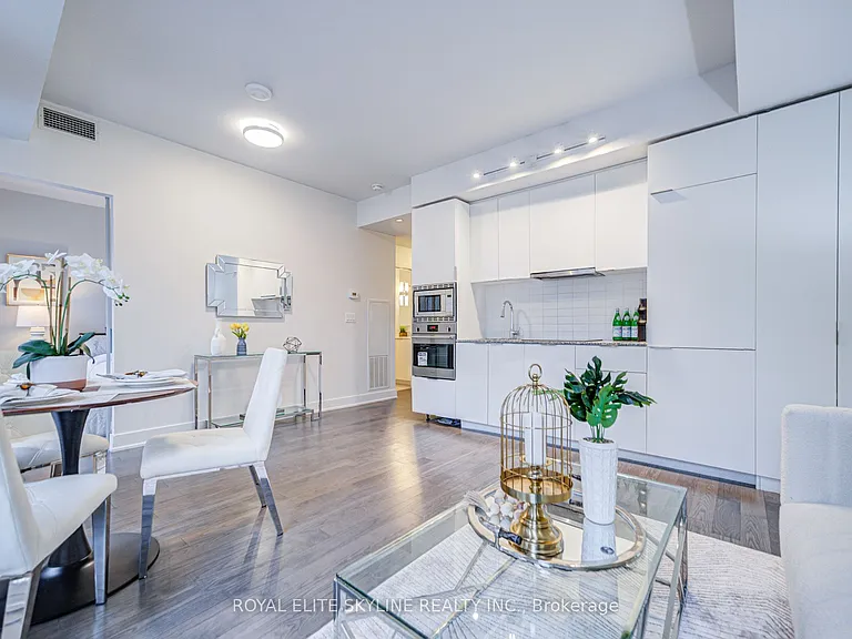 955 Bay St #310 — Photo 19