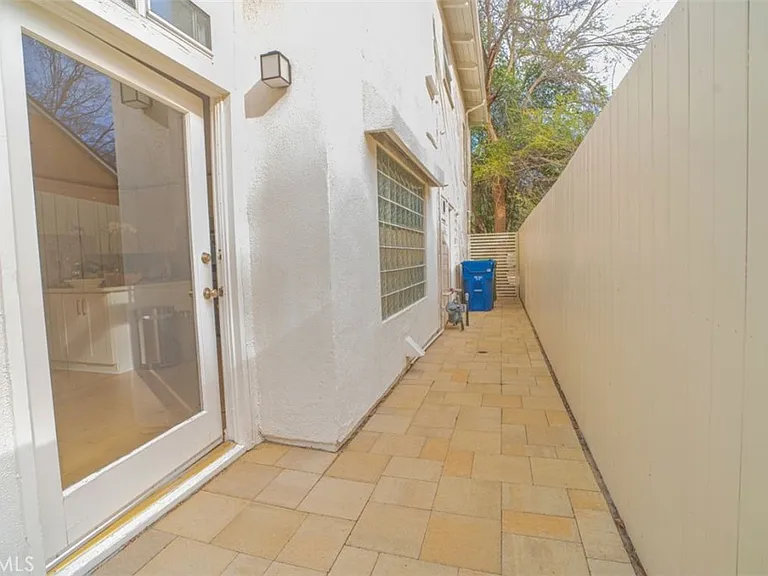 5179 Canoga Ave — Photo 20