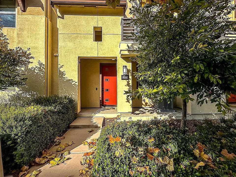 1st image of 2921 Kaiser Dr