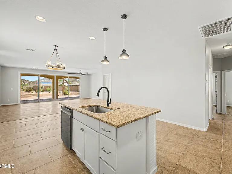 18436 W Shasta St — Photo 12