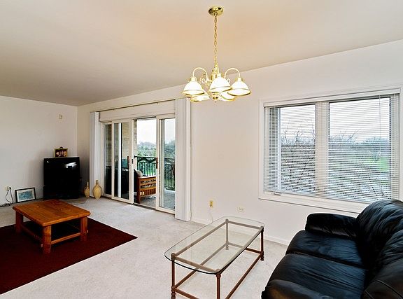3rd image of 740 Creekside Dr