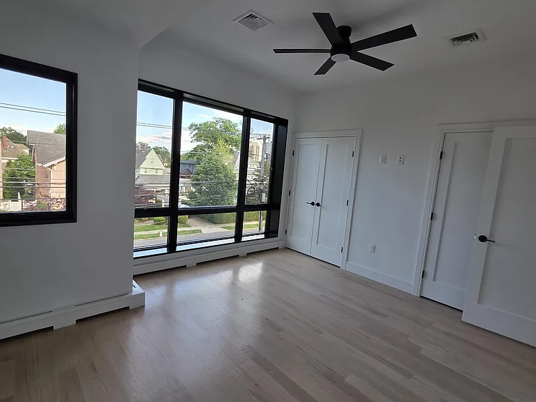 1047B Anderson Ave — Photo 21