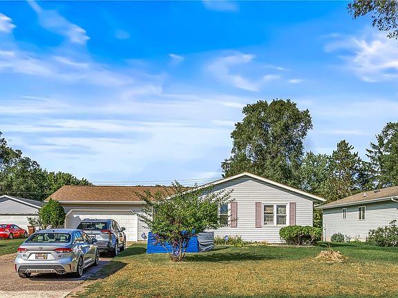 2nd image of 3318 Davey Street