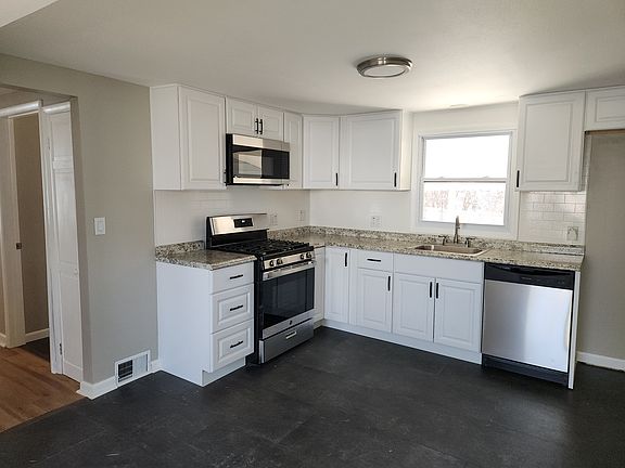 3rd image of 113 Harrington St