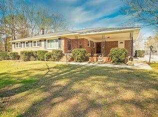 1025 Calhoun Rd E, Greenwood, SC 29646