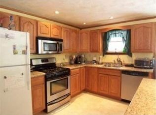 221 Highland Cliff Rd, Windham, ME 04062