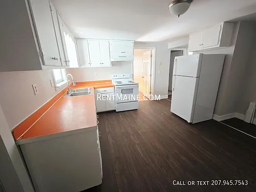 95 Center St #1 Photo 1