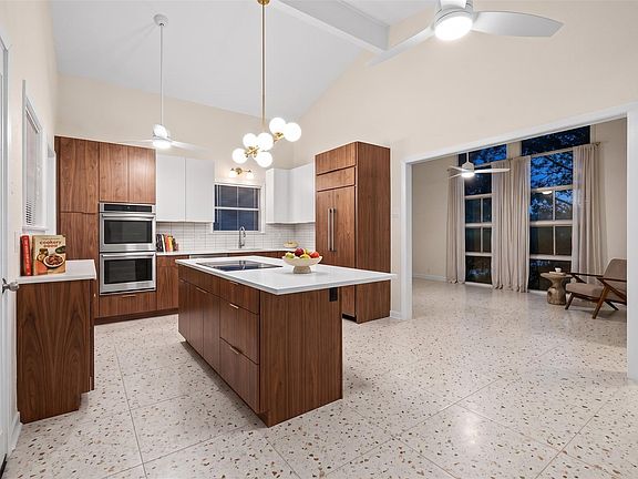 2nd image of 7511 Dearborn St