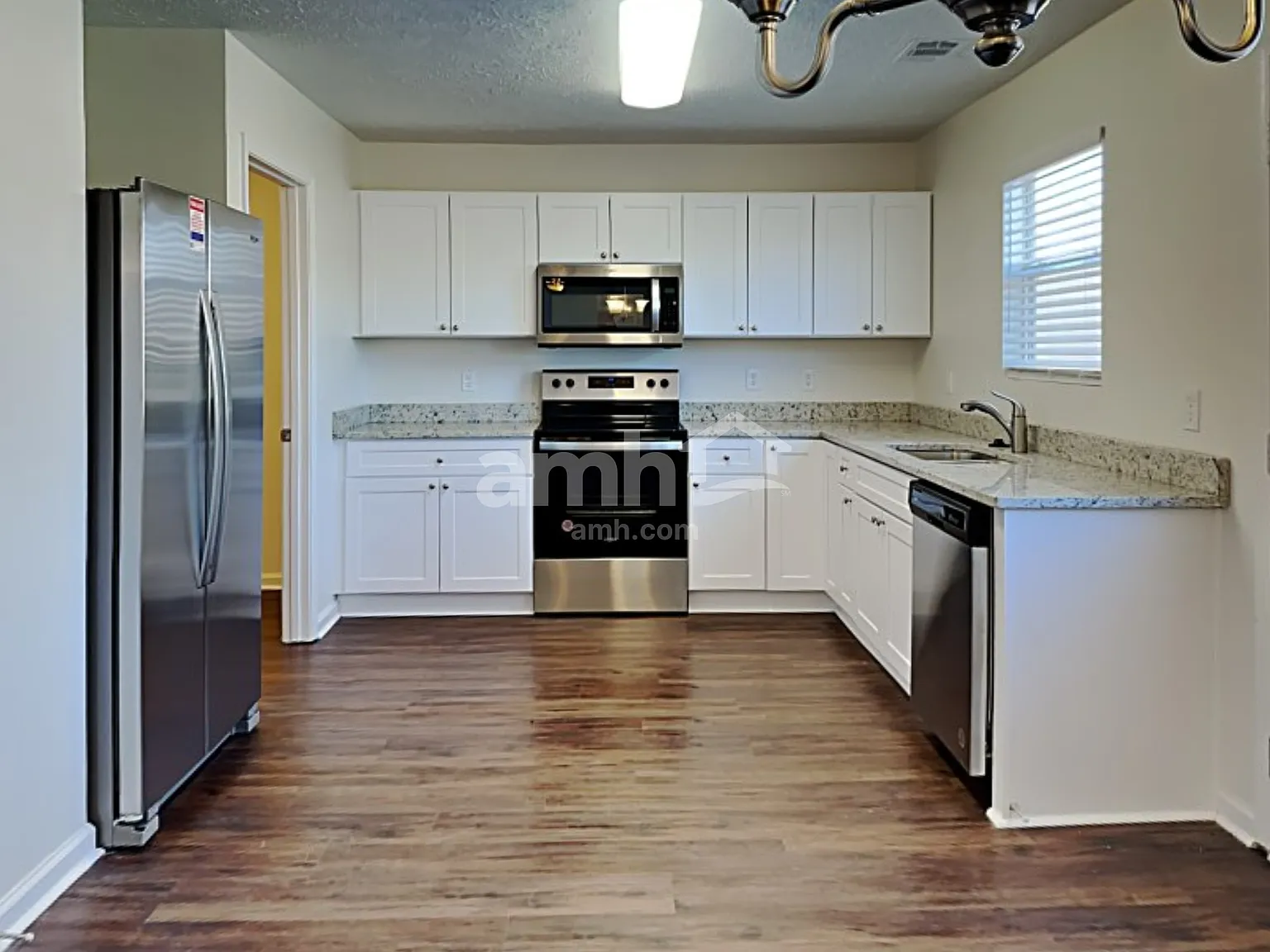 4 bed, 2.5 bath, 2020 sqft, $2,535 — Photo 3