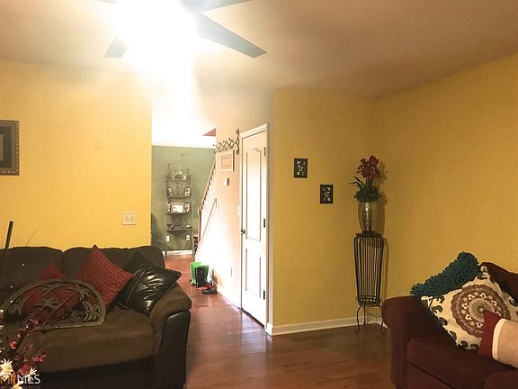 3rd image of 140 City Park Dr #5